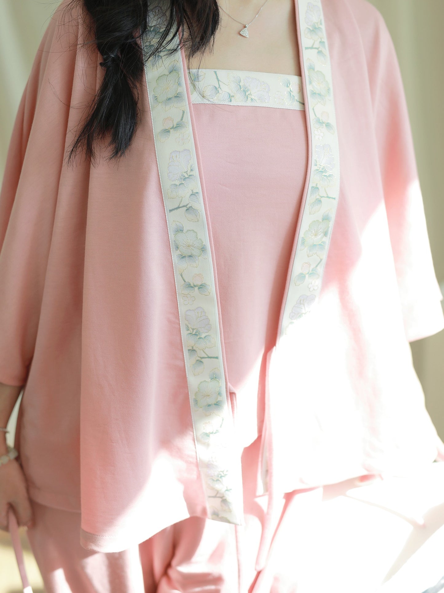 32 Xiao Lu Shui Luhuayumian Ming Dynasty-Style Hanfu Inspired Chinese Traditional Breathable Cross-Collar Cardigan Sleepwear & Homewear Set for Early Autumn