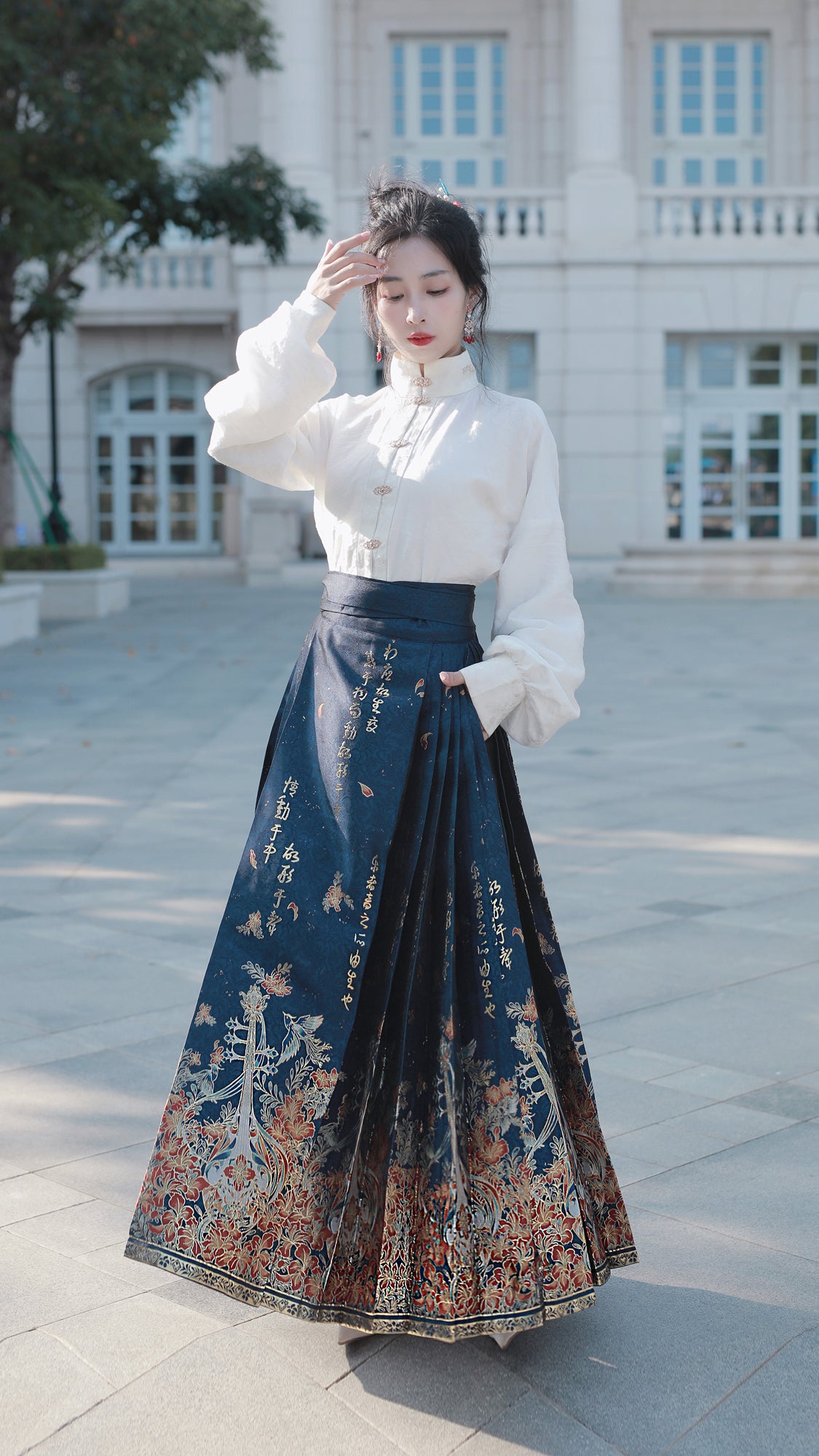 [Melodious Phoenix Flower] Ming-style Hanfu Brocade Horseface Skirt - Blue