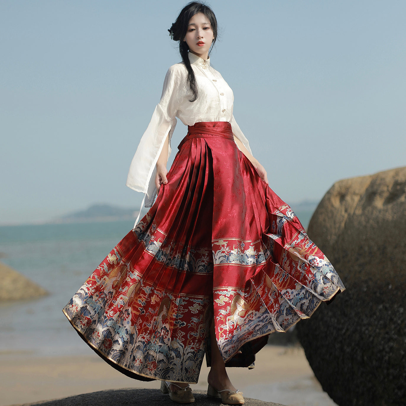 [Deer Spirit Shaking the Sea]Traditional Chinese Ming-style Red Brocade Mid-length Horseface Skirt