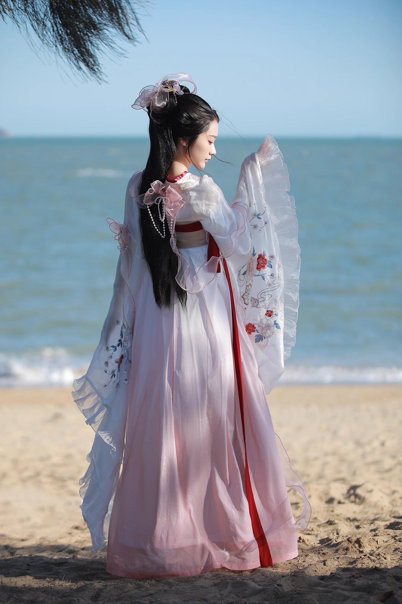 15 Flowing Fragrance Ode: Dawn Deer Water Original Hanfu Ancient Costume for Women, Pink Han-Style Elements from the Wei, Jin, Southern, and Northern Dynasties, Full-Length Sleeves, Chest-Hugging, Embroidered