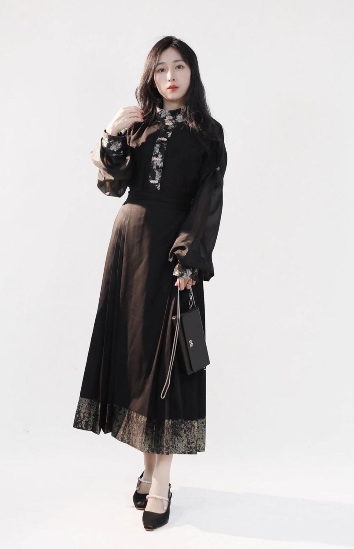 38 Midnight Falling Xiao Lu Shui Hanfu Improved Ming Dynasty Style, Black Tencel Stand Collar Shirt, Waist-Length Embroidered Gold Horseface Skirt, Autumn and Winter Collection