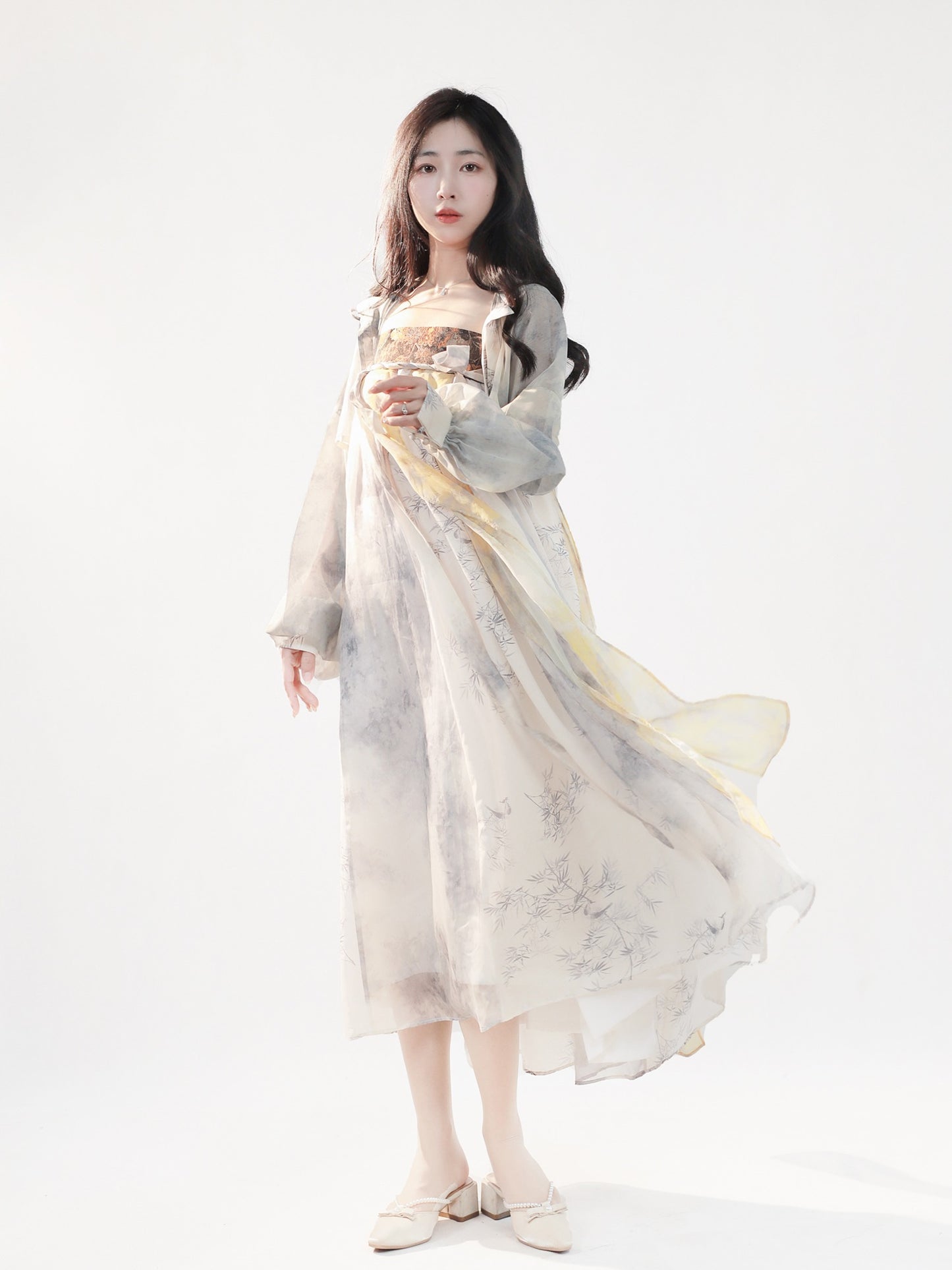 29 Moon Veiled in Smoke Xiao Lu Shui Original Ming Dynasty-style Hanfu Shoulder Cape, Lightweight Sun Protection Jacket for Summer, Double-Breasted Open Front Cardigan with Straps, Golden Horseface Skirt.