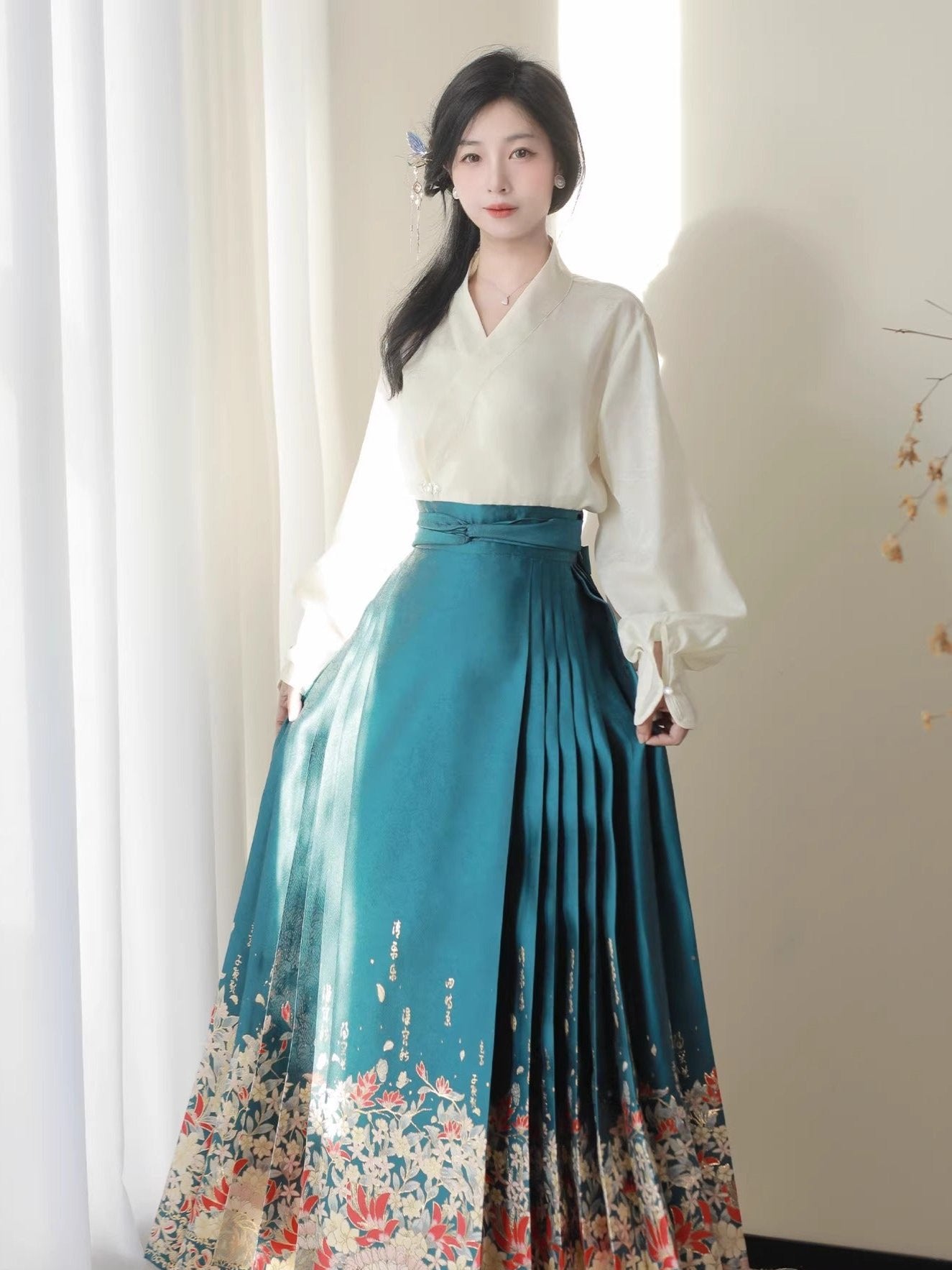 26 Xiao Lu Shui Yi Nian Hairpin Flower Ming Hanfu Weaving Gold Makeup Flower Horse Face Skirt Blouse Skirt Set Autumn Daily