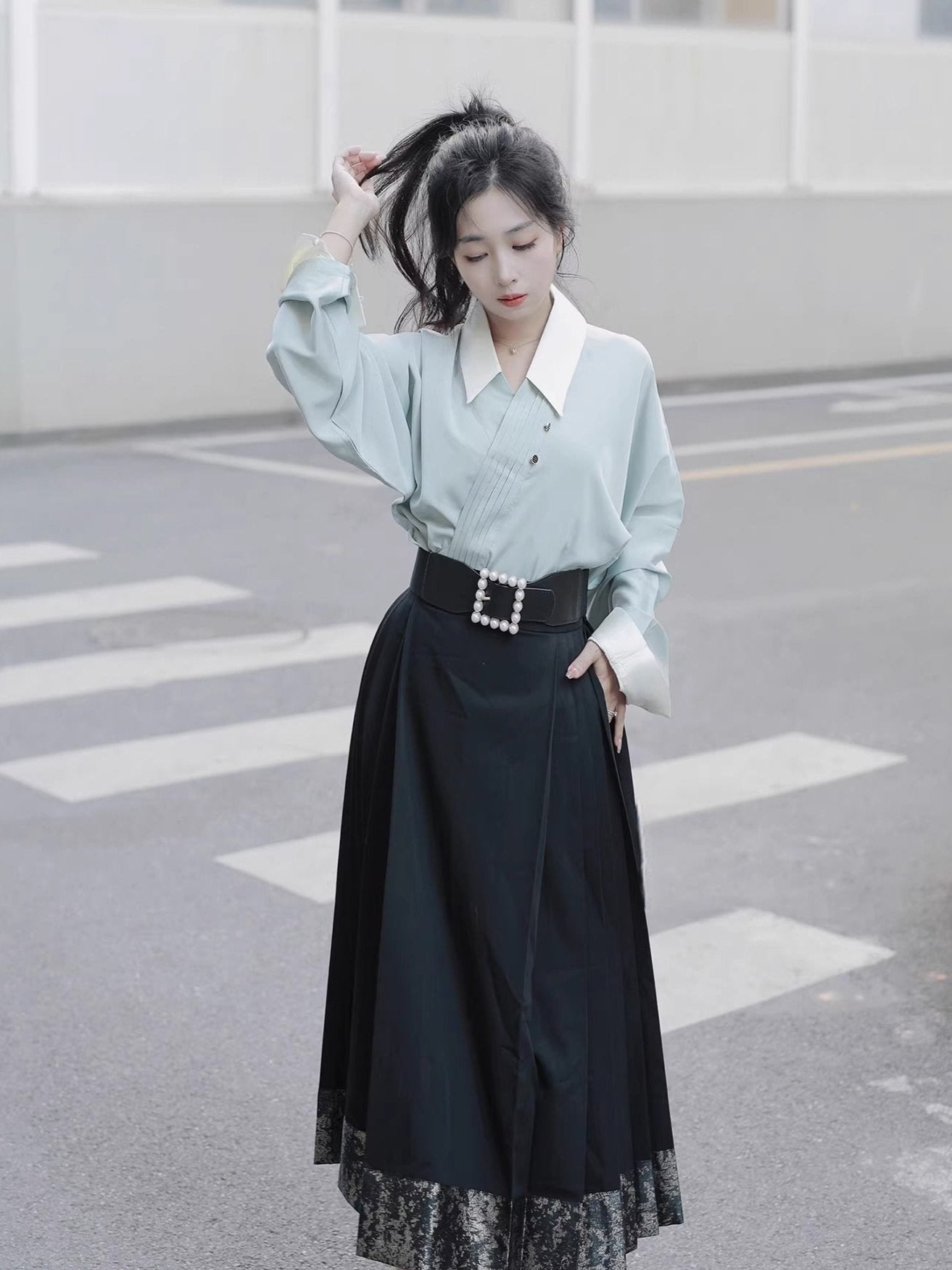 34 Shengsheng Xiao Lu shui Daily Black Woven Golden Horse Face Skirt Hanfu Fake Two Pieces Airplane Sleeve Shirt Improved Work Suit