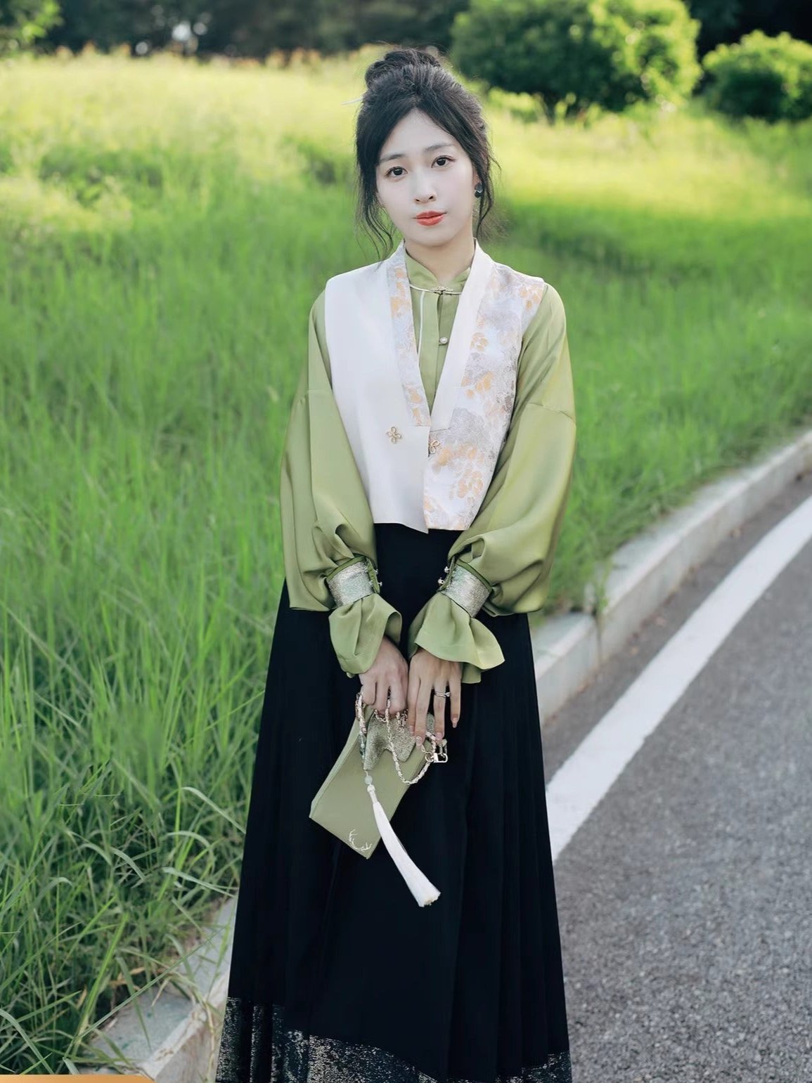 20、Qingqiu Xiao Lu Shui Ming Hanfu improved placket stand-up collar shirt green mid-length horse skirt autumn Tang jacket waistcoat