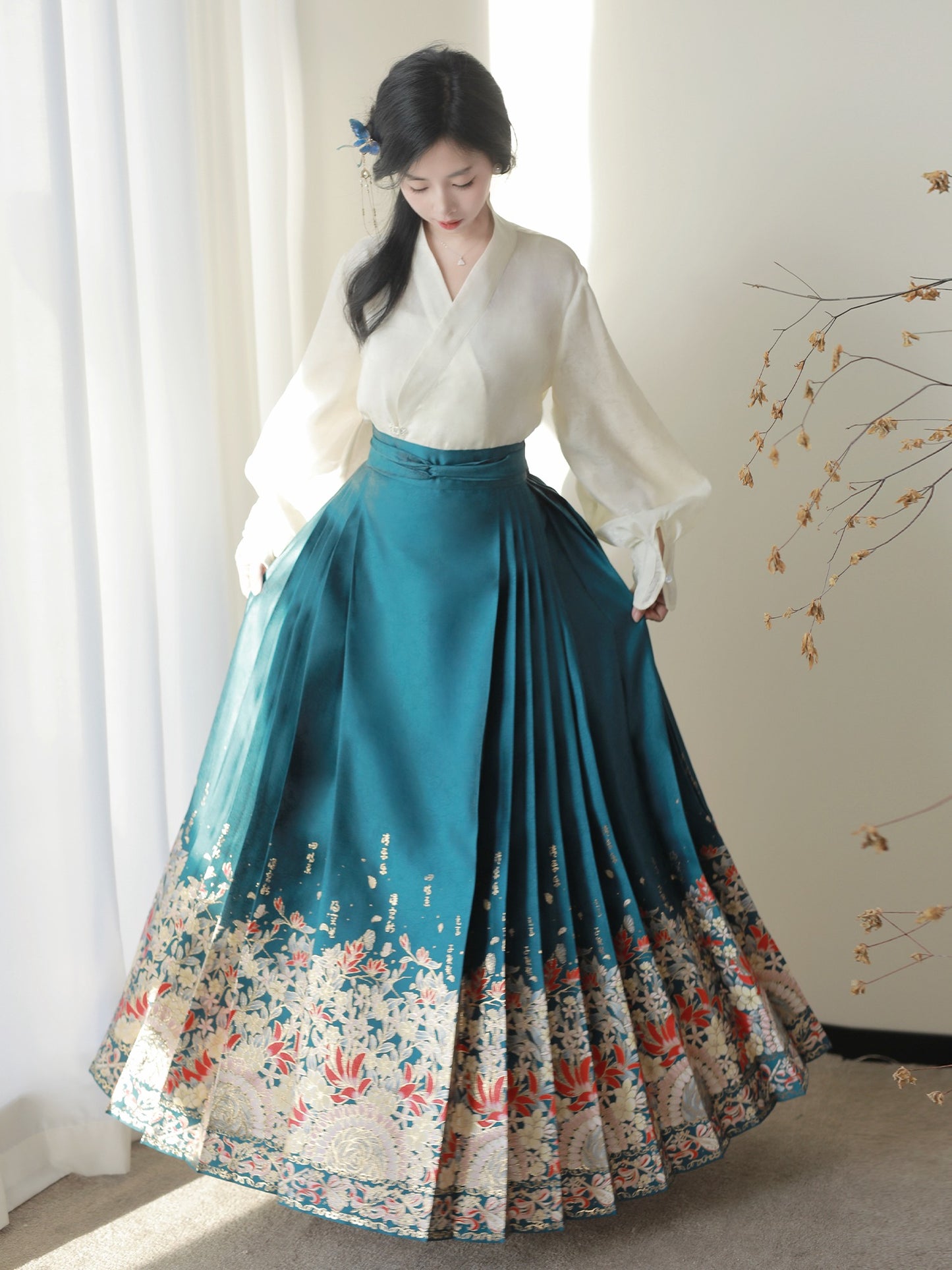 26 Xiao Lu Shui Yi Nian Hairpin Flower Ming Hanfu Weaving Gold Makeup Flower Horse Face Skirt Blouse Skirt Set Autumn Daily