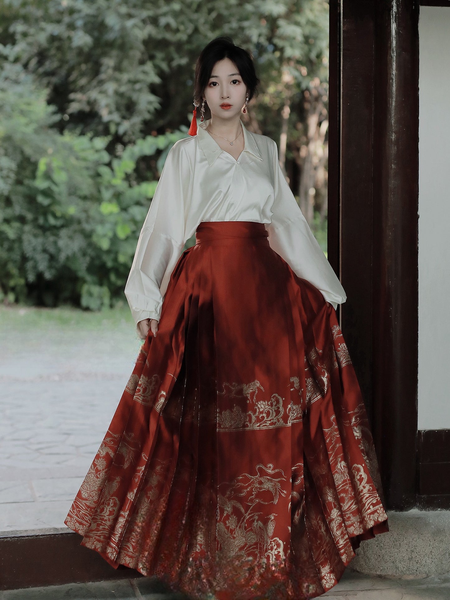 21、Xiao Lu Shui, Bailuzhou, Chinese Weaving Golden Horse Face Skirt, Red Toasting Dress, Suit, Door Dress, Wedding Dress, Wedding Dress