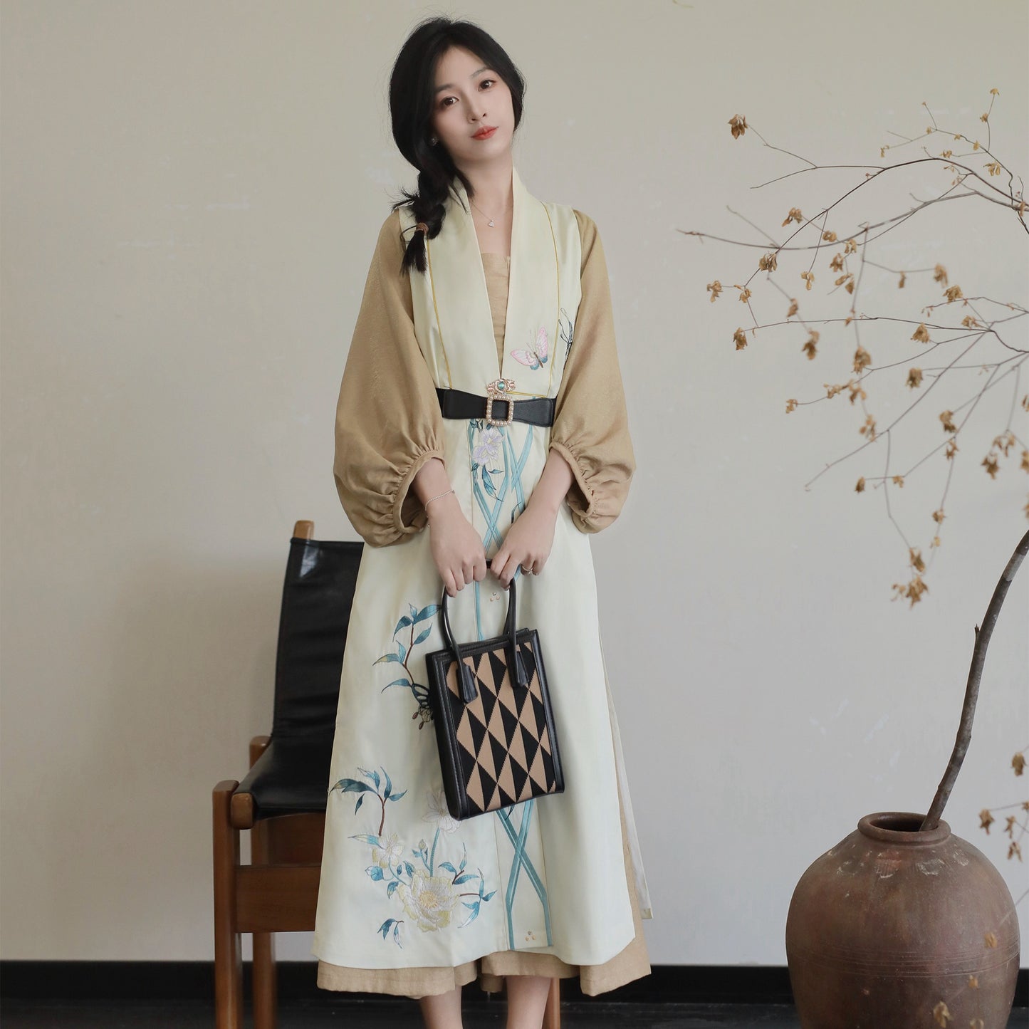 40 Xiao Lu Shui Little Prince Original Design Chinese Style, Improved Ming Dynasty Style, Asymmetrical Skirt with Embroidery, Pi Jia Jacket Dress, Perfect for Early Autumn Daily Commute