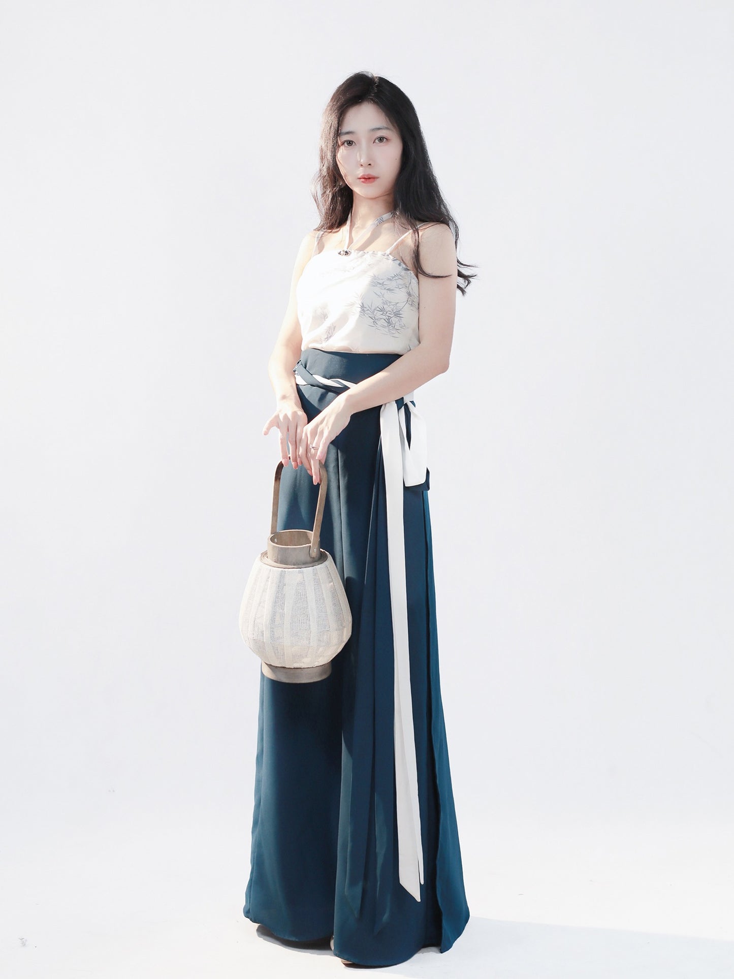 50 Xiao Lu Shui's original Hanfu Tang made waist-length eight-broken skirt improved straight collar placket Changgan Temple spring and summer suspender daily