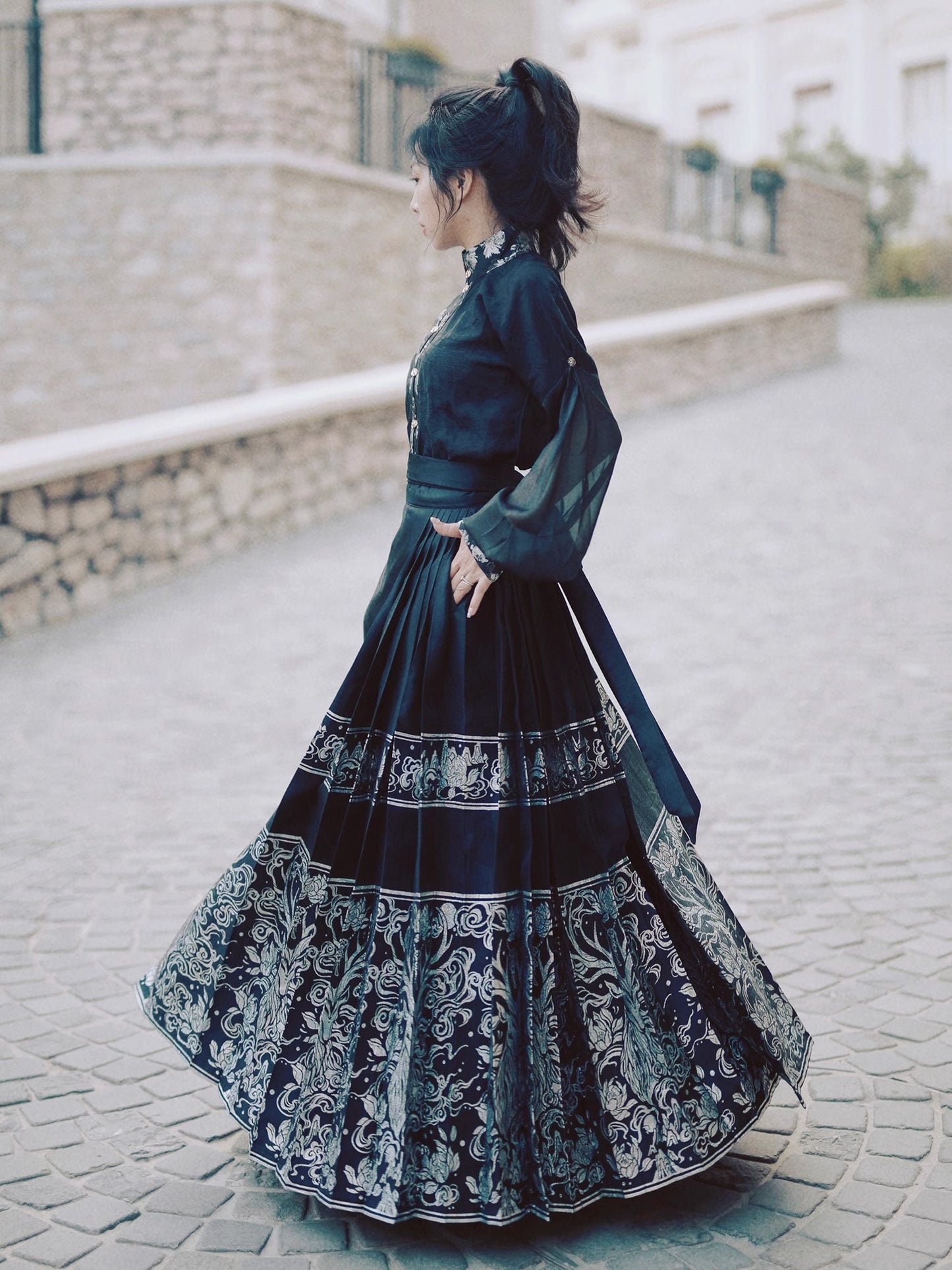 28 Xiao Lu Shui Yun Meng Ze Ming made improved Hanfu black imitation luodian horse face skirt set square neck vest daily autumn and winter