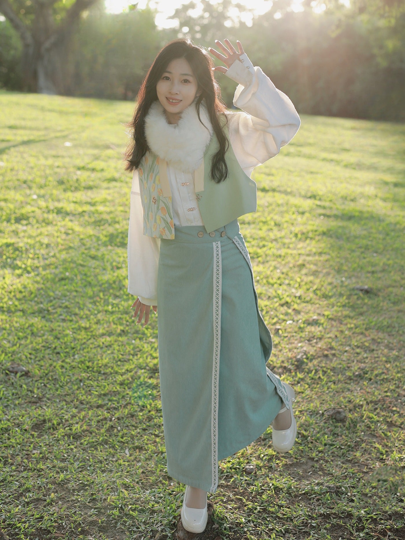 44 Mianmian Xiao Lu Shui original Tang Hanfu tulip collar gown, daily cyan vest and turnskirt autumn and winter new style