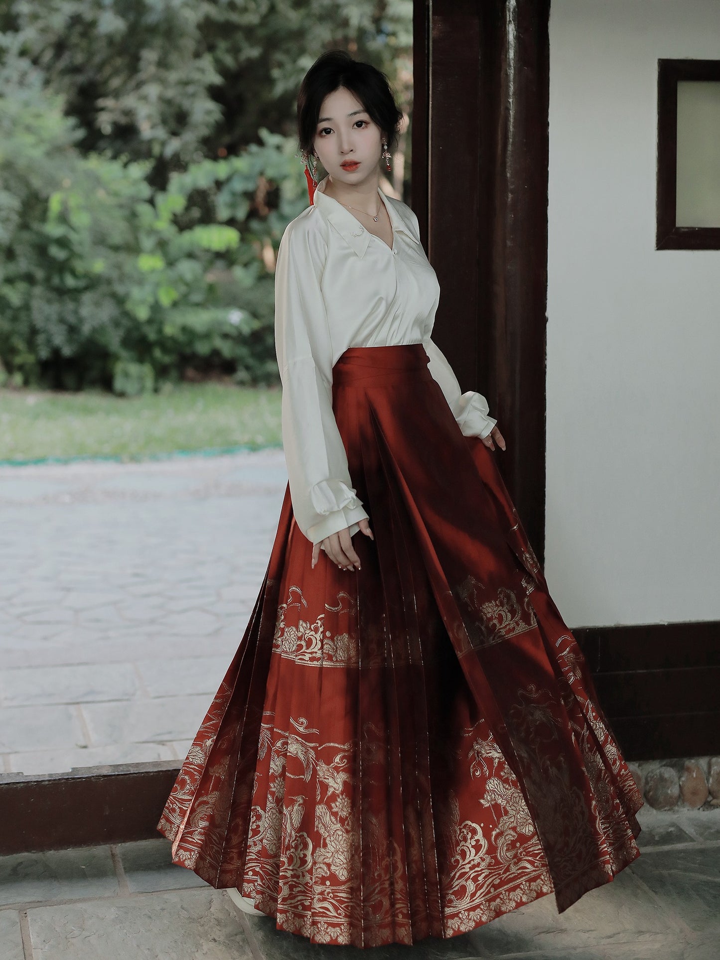 21、Xiao Lu Shui, Bailuzhou, Chinese Weaving Golden Horse Face Skirt, Red Toasting Dress, Suit, Door Dress, Wedding Dress, Wedding Dress