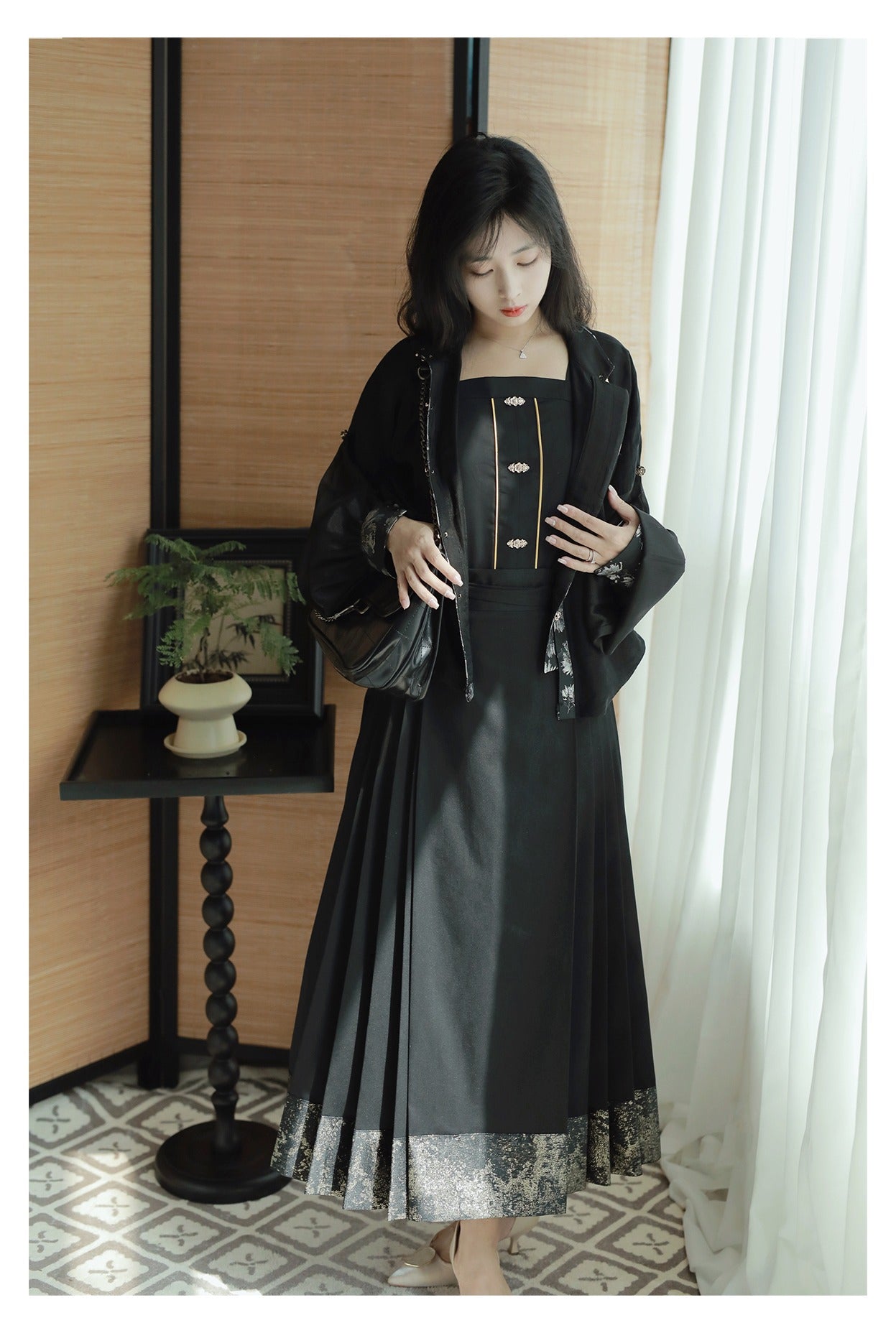 3 Xiao Lu Shui Original Hanfu Ming Dynasty Style Black Circle Gold Horseface Skirt with Main Waist Belt, Hanging Belt, Inner Wear, Base Layer, and Mother-Child Button for Daily Wear