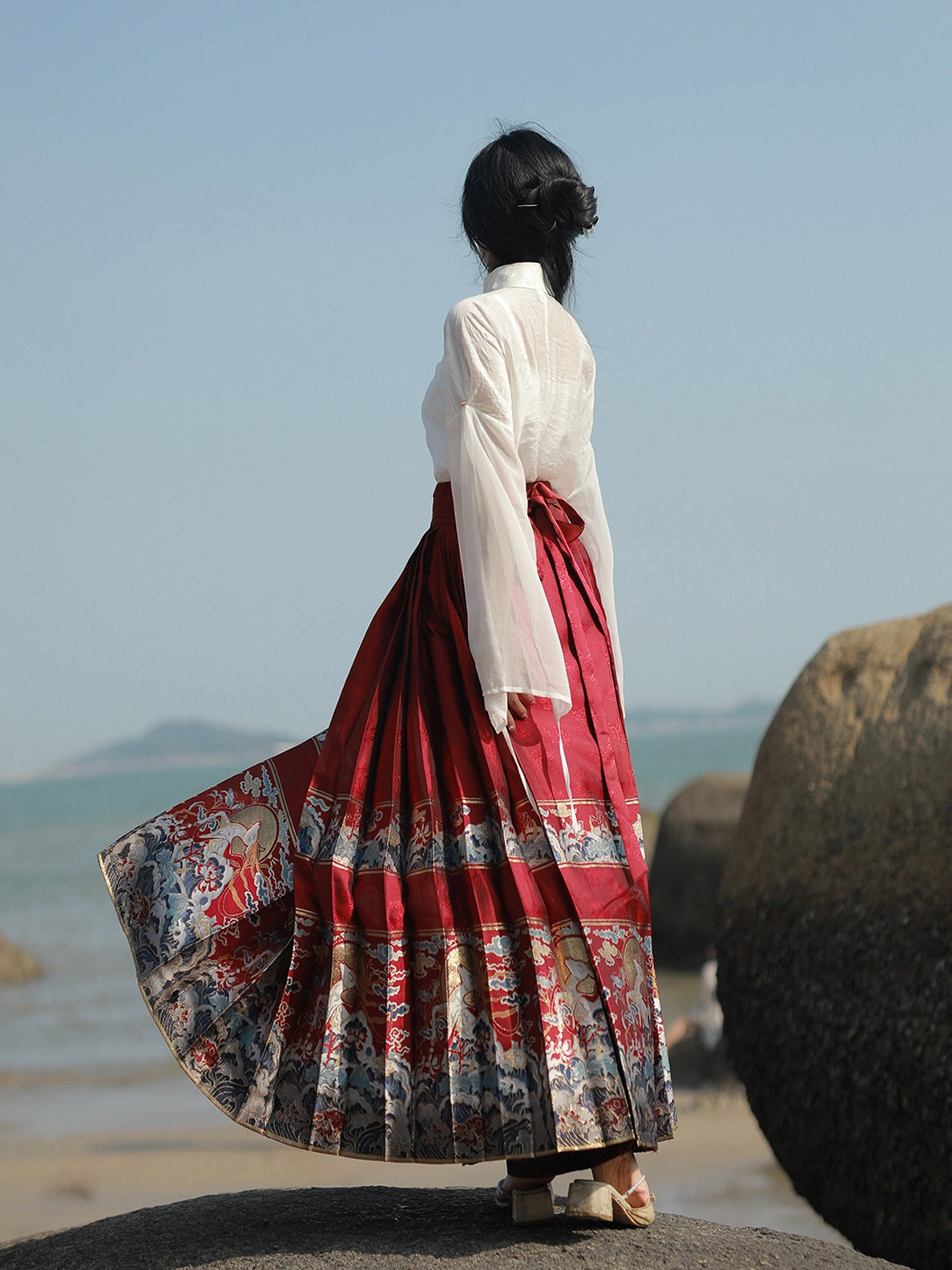 18、Luling Hanhai Xiao Lu Shui Chinese style Hanfu: Stand Collar and Opposite Front Shirt, Ming Dynasty inspired Red Brocade Mid length Horseface Skirt, Toasting Outfit