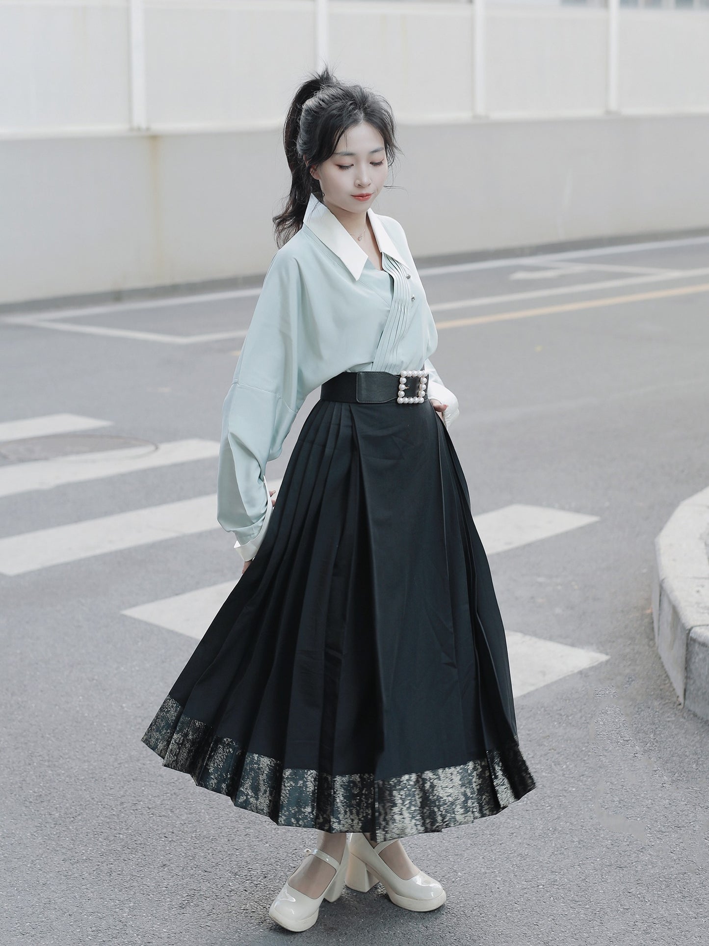 34 Shengsheng Xiao Lu shui Daily Black Woven Golden Horse Face Skirt Hanfu Fake Two Pieces Airplane Sleeve Shirt Improved Work Suit