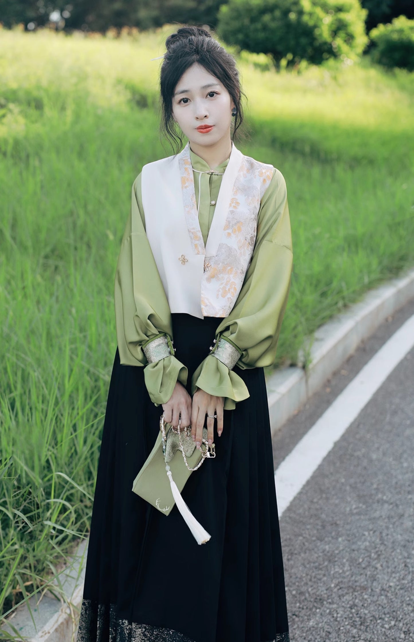 20、Qingqiu Xiao Lu Shui Ming Hanfu improved placket stand-up collar shirt green mid-length horse skirt autumn Tang jacket waistcoat