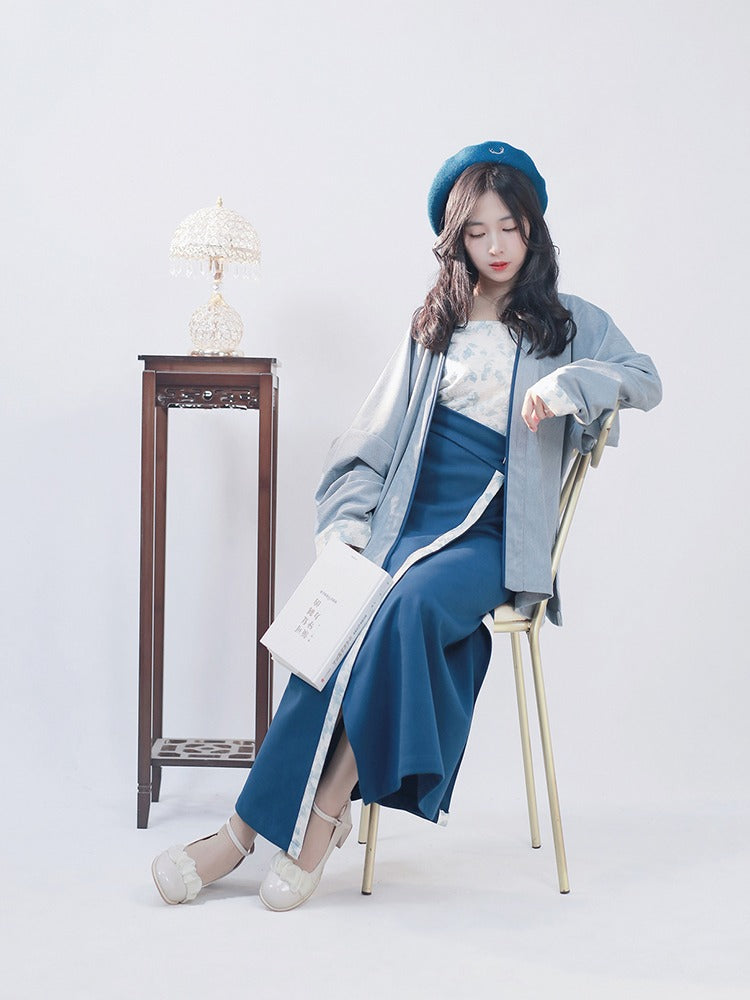 2 Xiao Lu Shui collection of Chinese-style Hanfu Tangbeizi showcases women's jackets that blend traditional Hanfu elements with modern workplace needs, making them perfect for both daily wear and commuting.