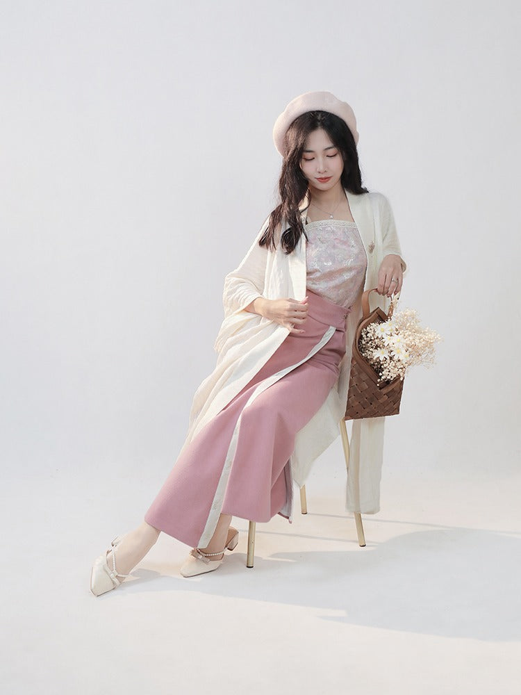 2 Xiao Lu Shui collection of Chinese-style Hanfu Tangbeizi showcases women's jackets that blend traditional Hanfu elements with modern workplace needs, making them perfect for both daily wear and commuting.