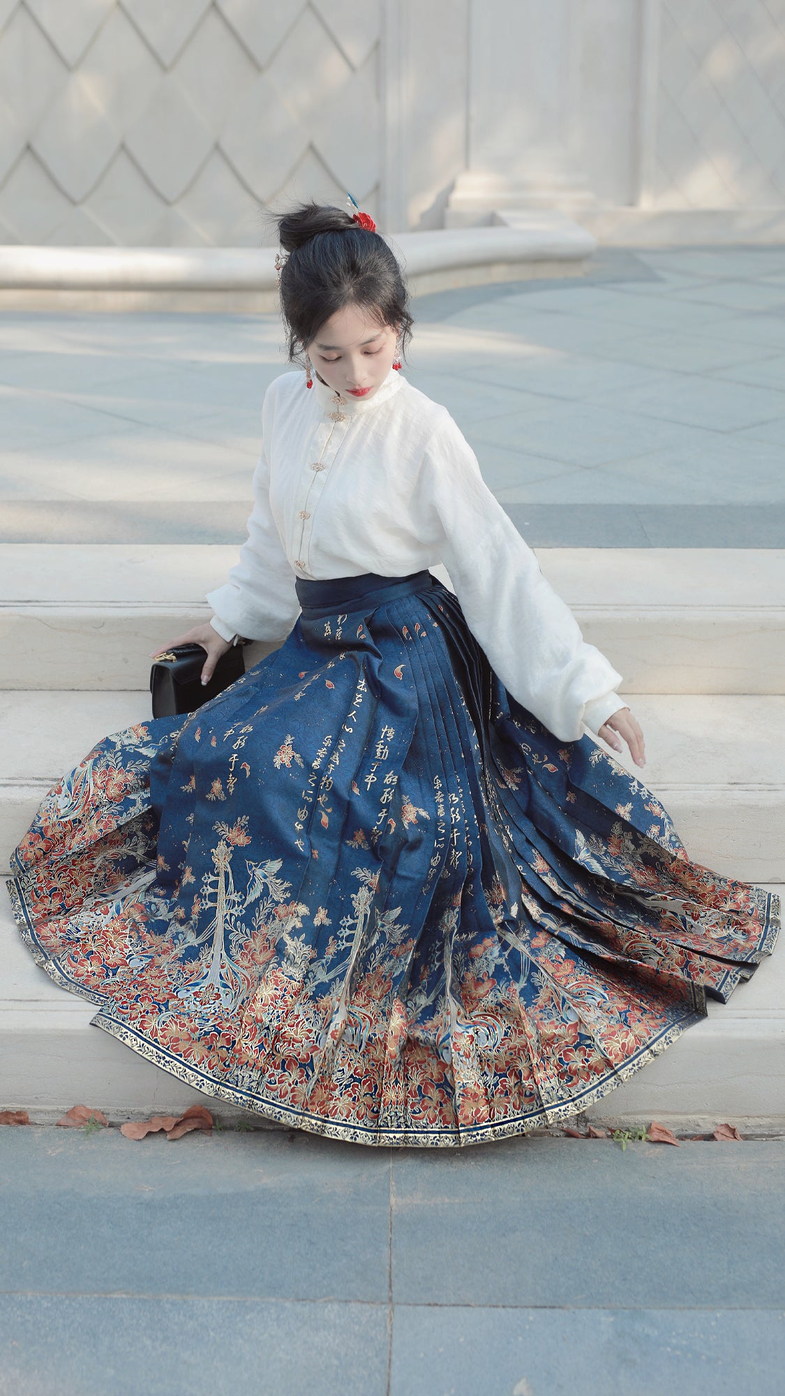 [Melodious Phoenix Flower] Ming-style Hanfu Brocade Horseface Skirt - Blue