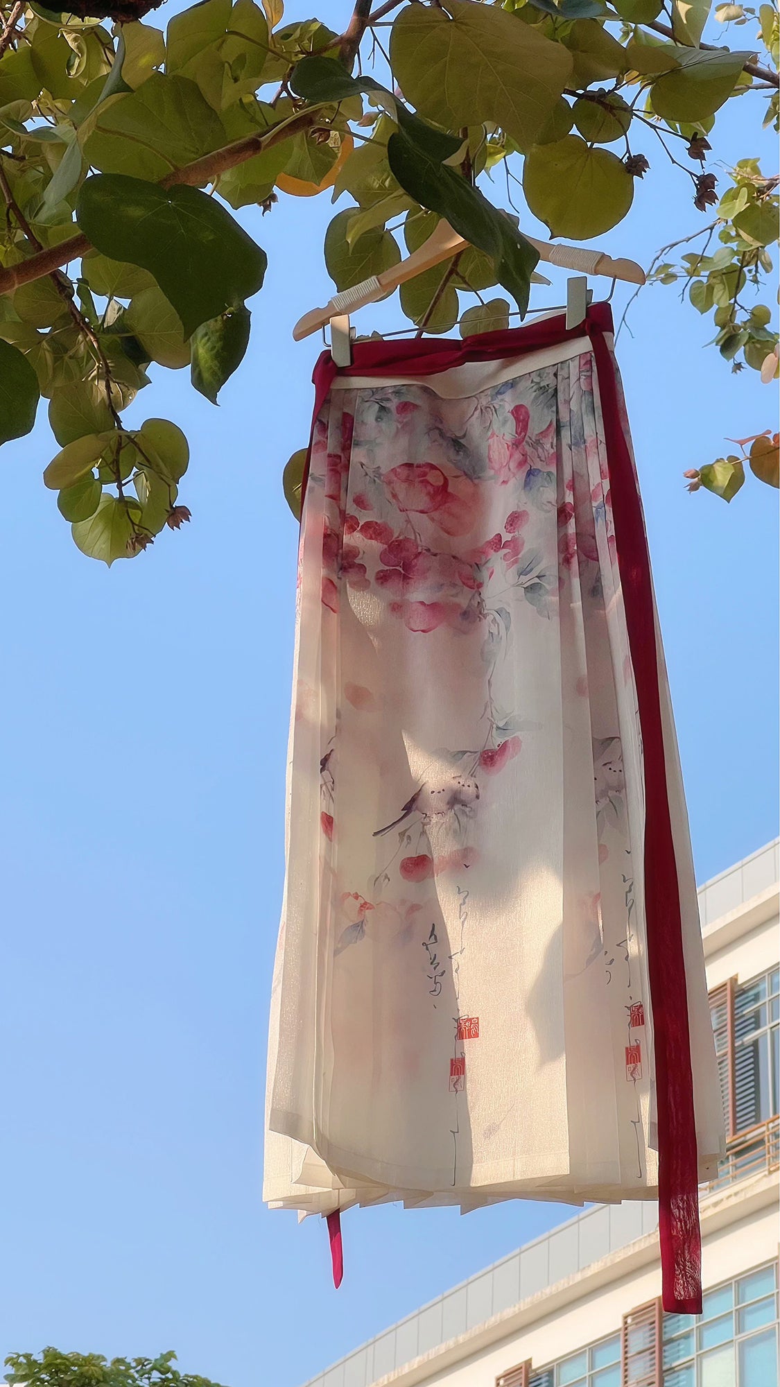 "Ping An Shun Li" Improved Traditional Hanfu Printed Bird Watercolor Spring Half-Skirt